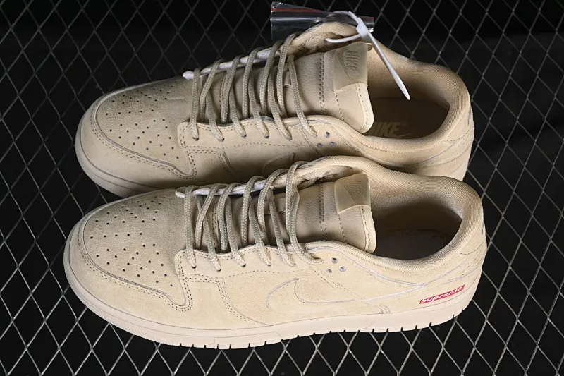 All Categories Nk SB Dunk Series Nk SB Dunk Low High-end Customized Low-top Shoes Nike SB Dunk Low Joint Beige Pig 8th Anniversary High-end Customized Low-top Casual Shoes SD8888-002
